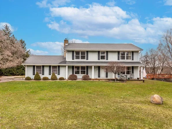 S69W32626 Westgate DRIVE, Mukwonago, WI 53149