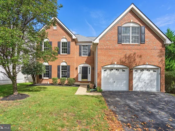 42730 Freedom St, Chantilly, VA 20152