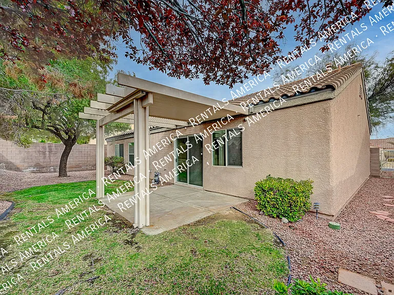 201 Sandhill Crane Ave — Photo 14