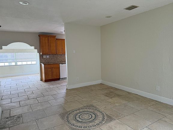 4th image of 1751 NW 34th Ave