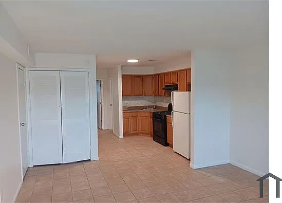 5304 Jackson St — Photo 1