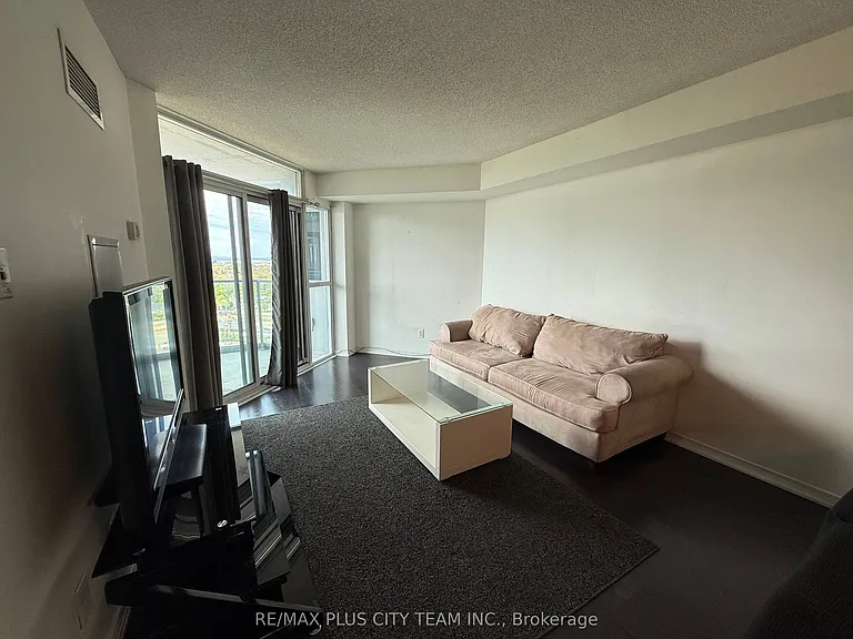 9 George St N #2114 — Photo 4