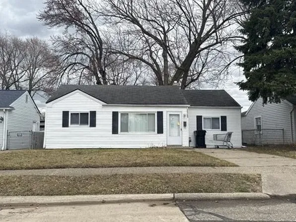 26560 Nagel St, Roseville, MI 48066