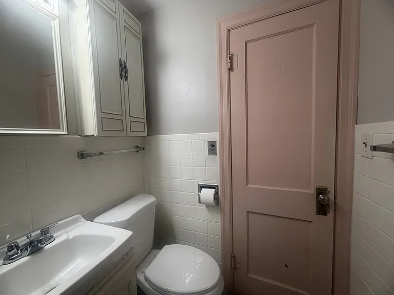 515 W Southside Blvd — Photo 22