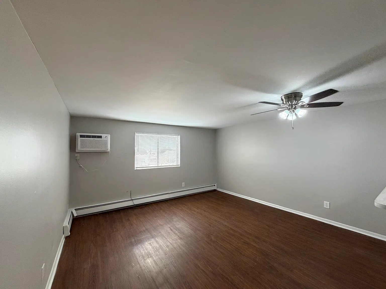 1 bed, 700 sqft, $1,165 — Photo 3