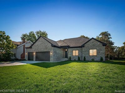 5636 Paris Dr, Sterling Heights, MI, 48310