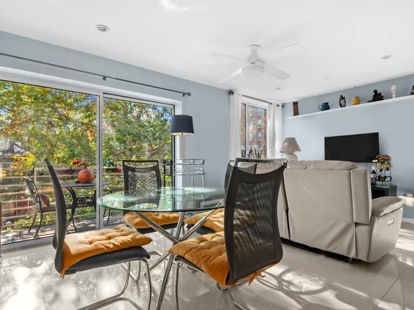 145 Kenilworth Place image 2 of 9