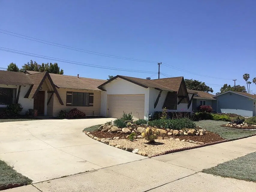 3 bed, 2.0 bath, 1280 sqft, $5,200 — Photo 1