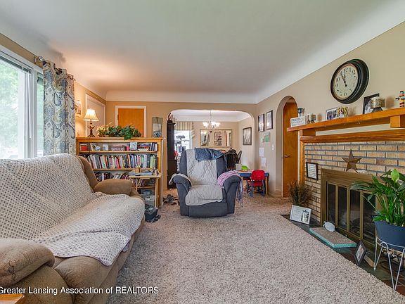 2nd image of 519 W Columbia St