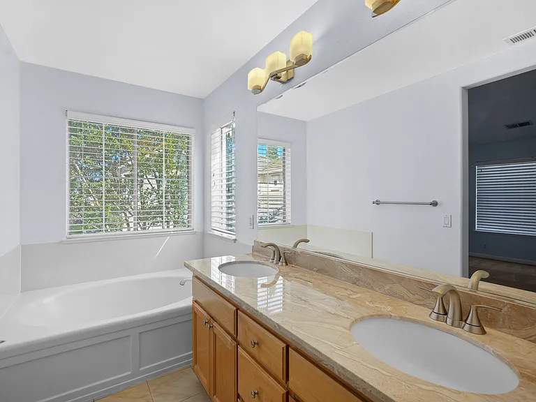 1067 McKay Dr — Photo 22