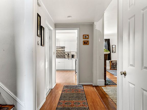2nd image of 221 Franklin St #2