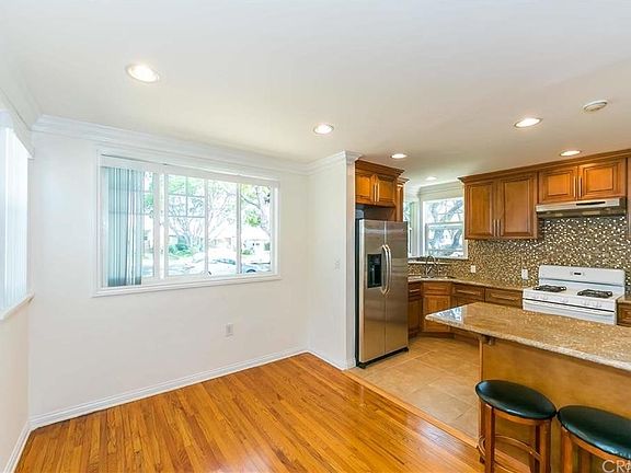 2nd image of 2424 Cabrillo Ave