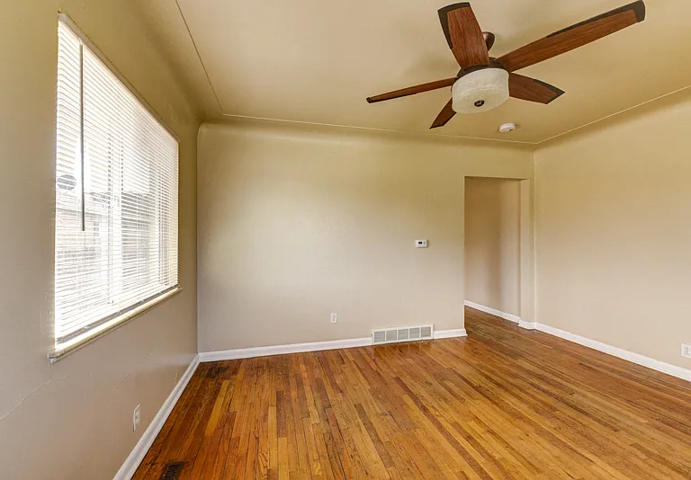 3205 Glencoe St — Photo 16