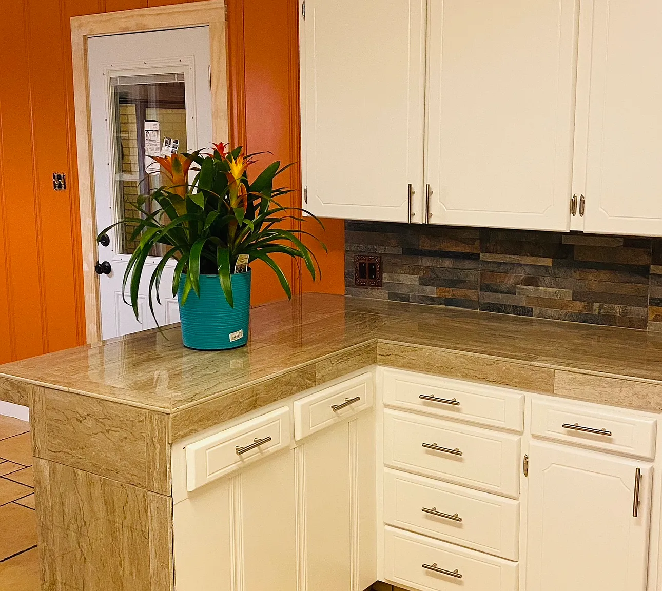 3 bed, 1850 sqft, $2,000 — Photo 4