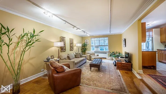 Sold by Bank Neary | media 13