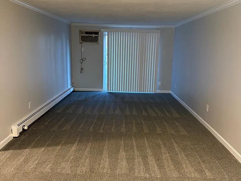 10 Karen Cir #4 — Photo 2