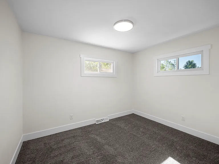 8560 Secor Rd — Photo 15