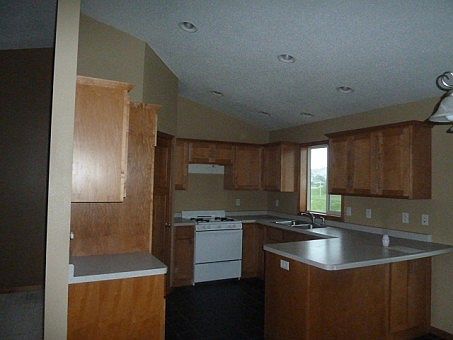 3rd image of 1705 Prairie View Ln NE