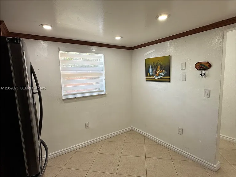 1100 W 35th St #8 — Photo 15