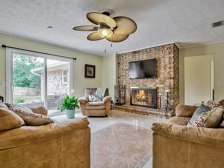 219 Foxridge Rd — Photo 15