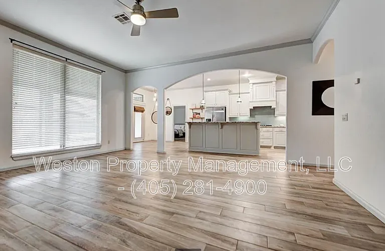 300 SW 171st St — Photo 4