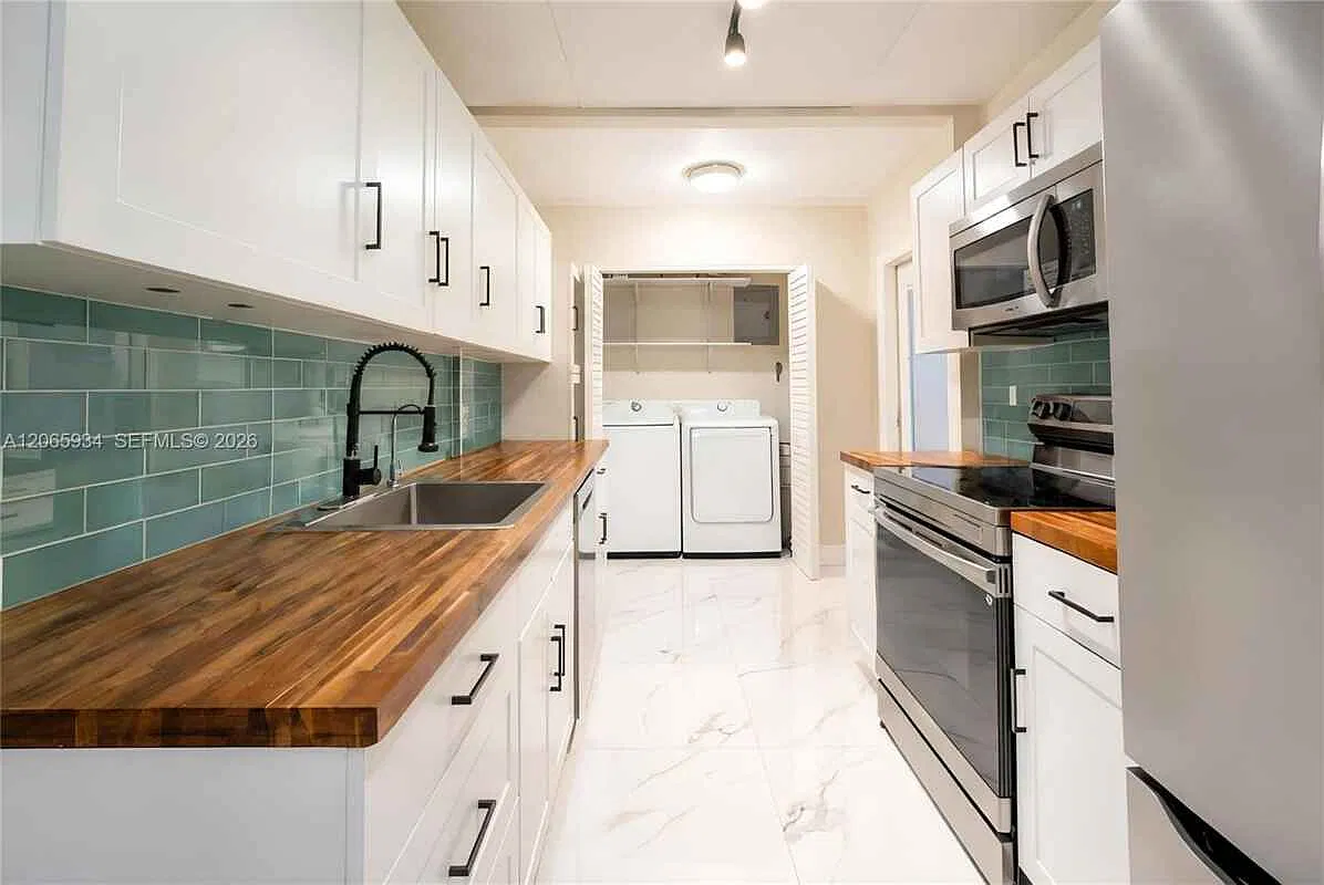 1600 N 68th Ave Hollywood, Fl 33024 — Photo 3