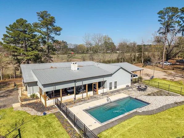 300 Stoddard Dr, Nacogdoches, TX 75965