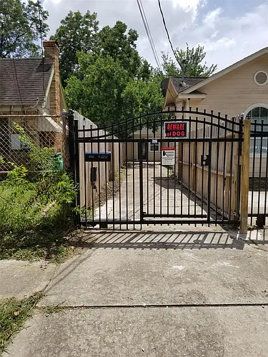 4714 Sharon St Photo 1