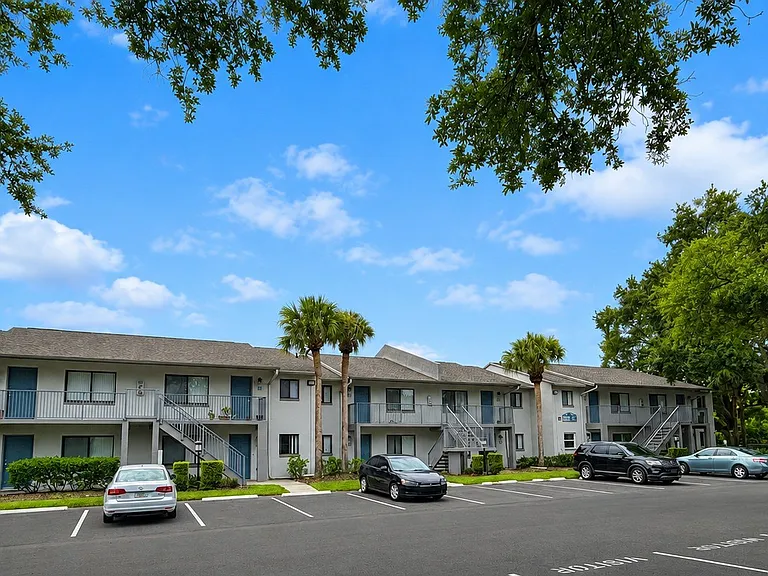 Bay Club Apartment Homes — Photo 25