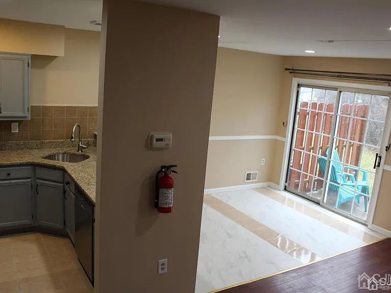 240 Hidden Woods Ct — Photo 28