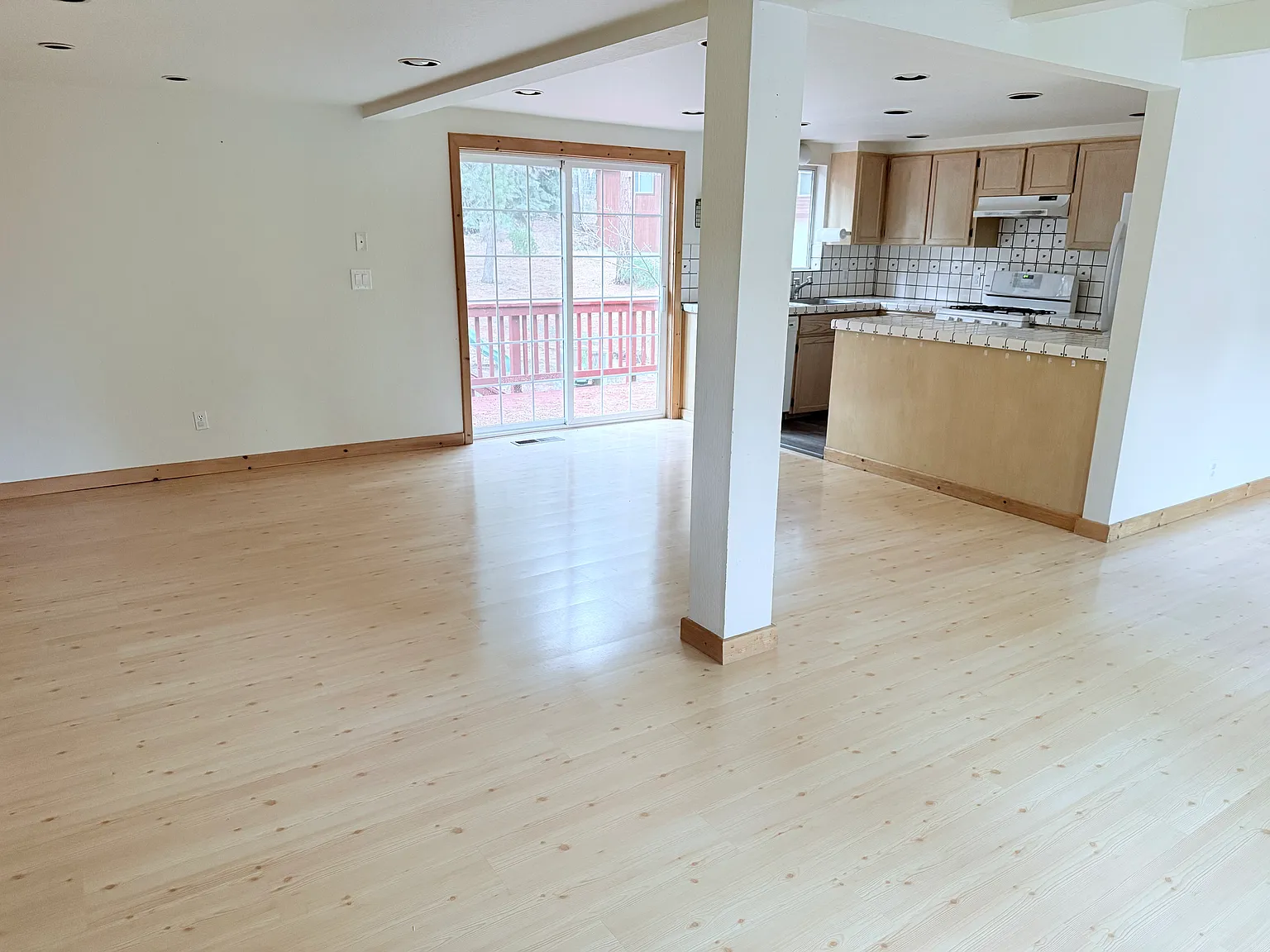 11881 Pine Forest Rd — Photo 3