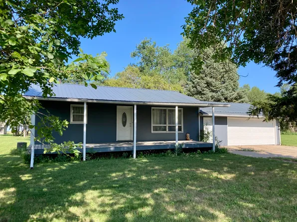 631 S Quapaw St, Iroquois, SD 57353