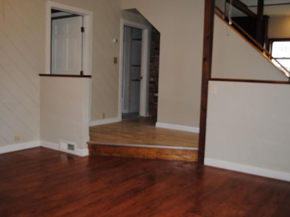 4th image of 150 Ellsworth St