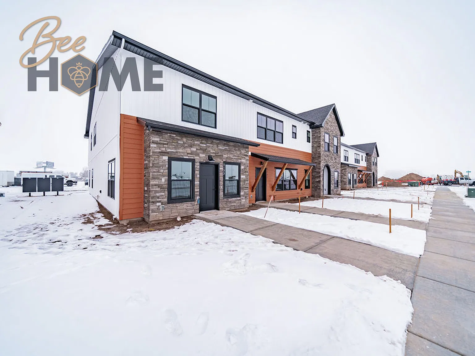 3 bed, 2.5 bath, 1818 sqft, $2,100 — Photo 3