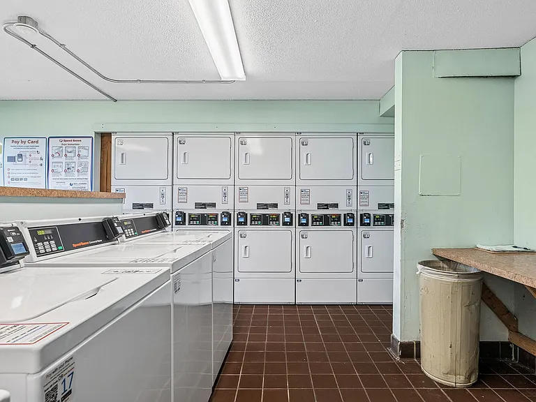Chateau Student Housing Cooperative — Photo 24