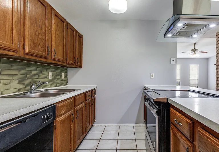 7504 Portman Ave — Photo 6