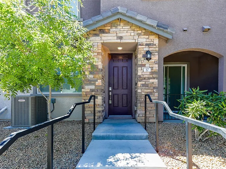 20 Barbara Ln #87 — Photo 4
