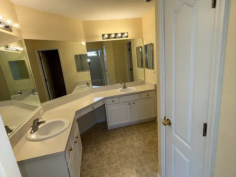 1140 Landings Loop — Photo 14