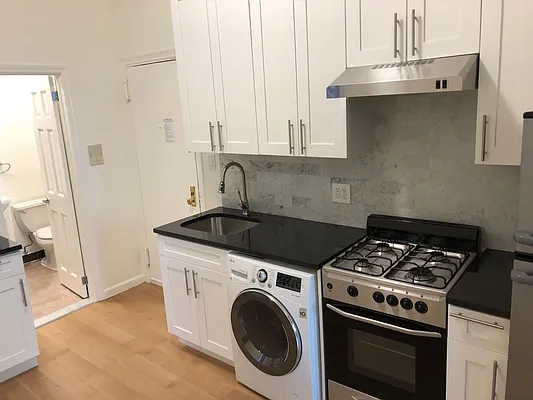 Rented by Skyline Realty LLC II | media 8