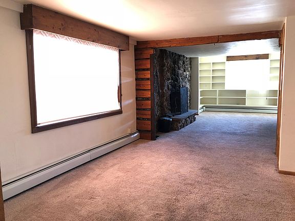 4th image of 528 Laurel St