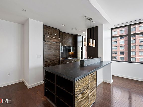 3rd image of 101 W 24th St APT 23D