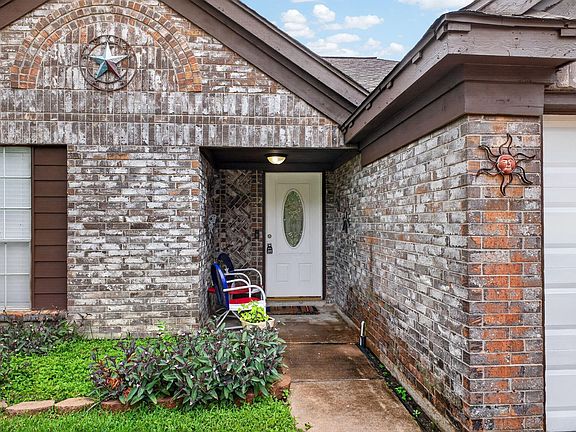 3rd image of 3510 Corinne Court