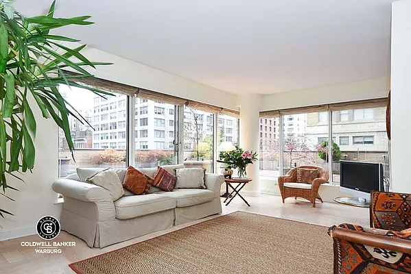 Sold by Coldwell Banker Warburg | media 1