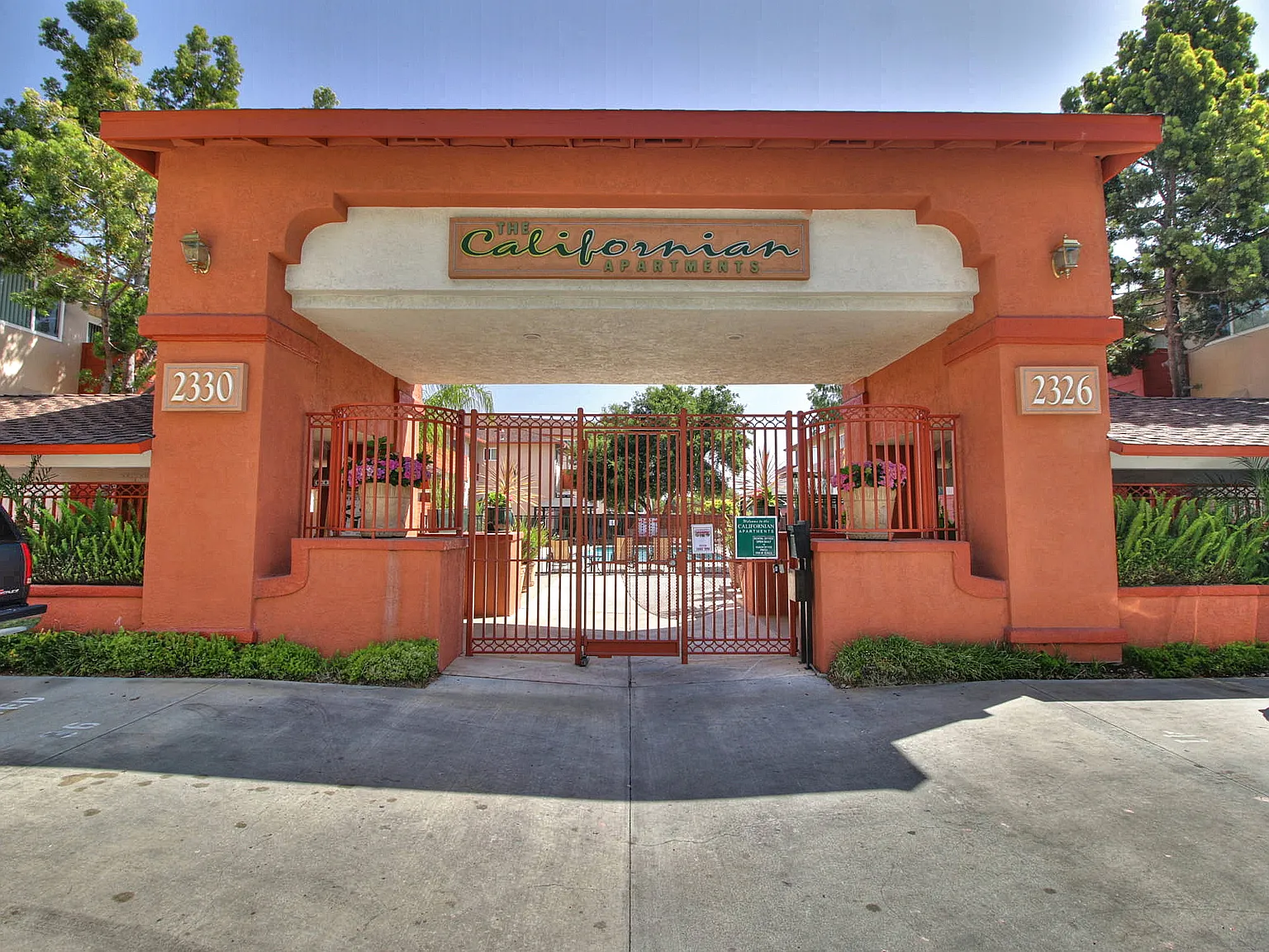 The Californian Apartments — Photo 2