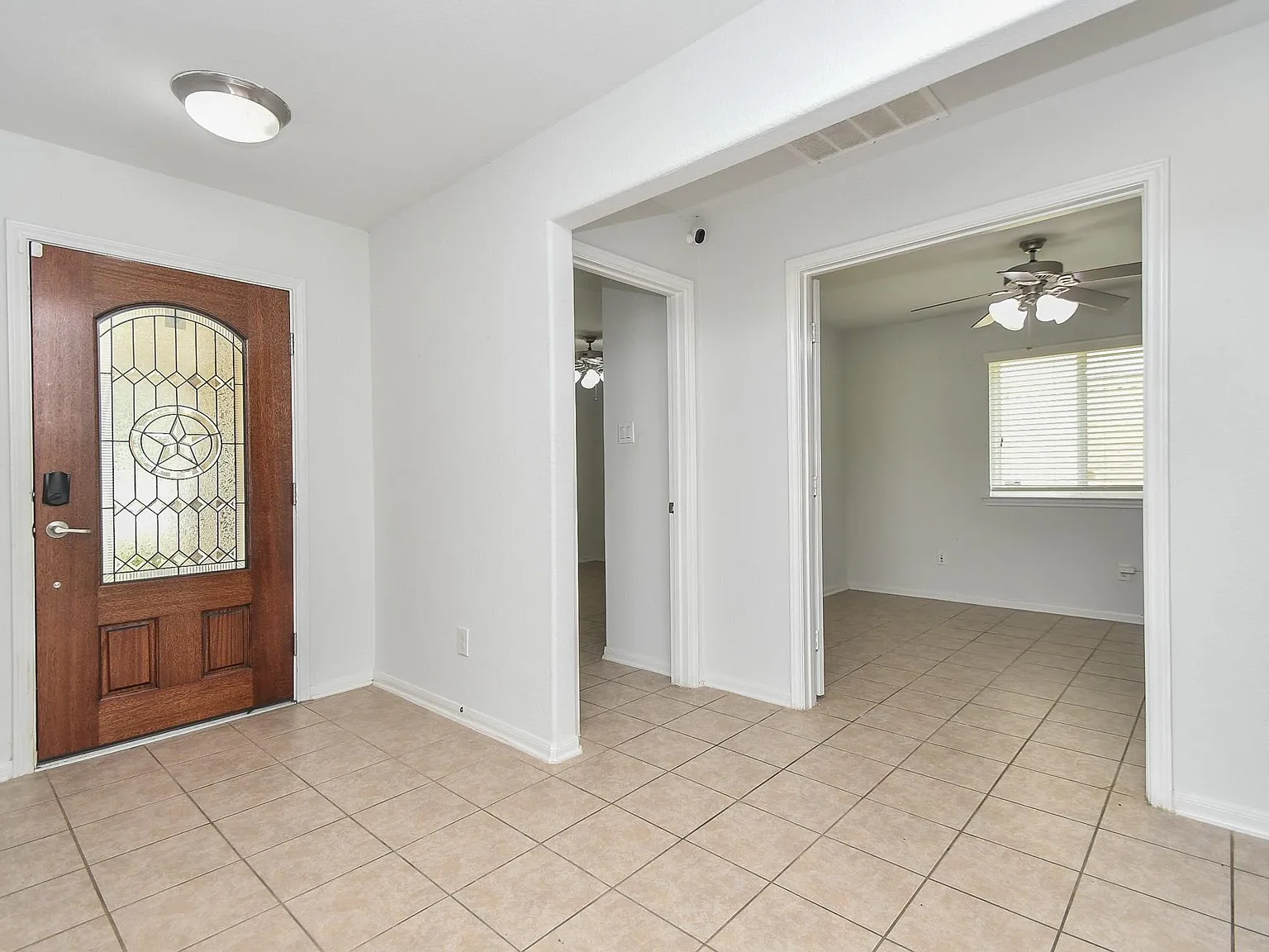 4 bed, 2.0 bath, 1908 sqft, $2,195 — Photo 4