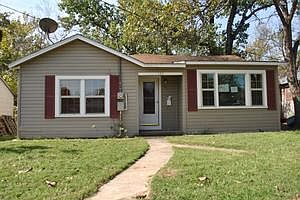 1st image of 106 N San Antonio St