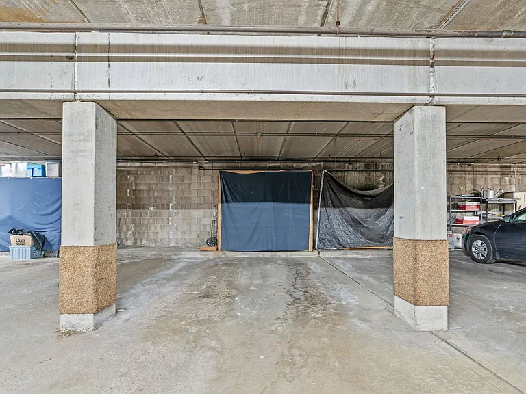 Cedarwood West Apartments | 2-Bedroom Apartments — Photo 25