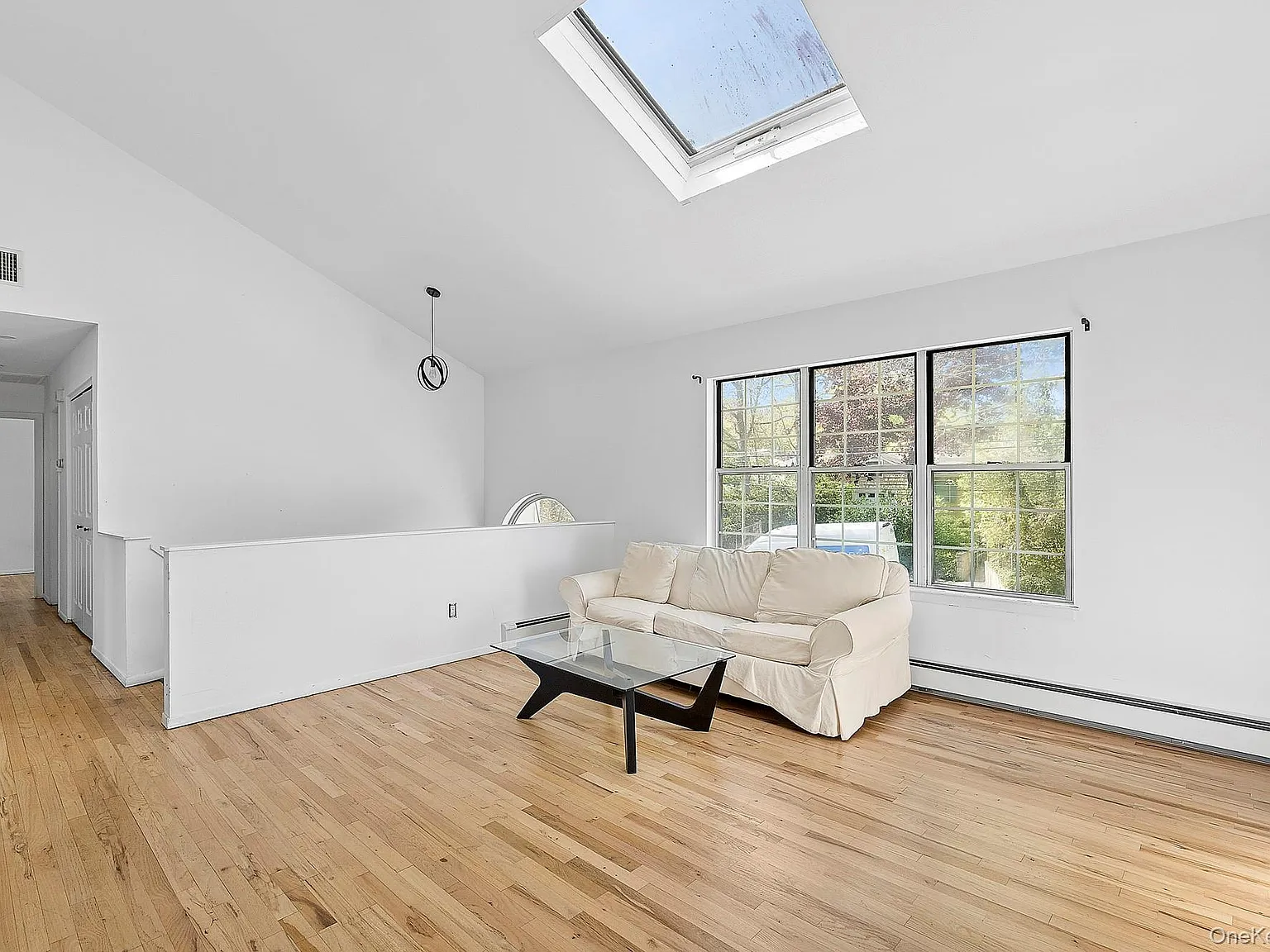 5 bed, 2.0 bath, 2124 sqft, $5,600 — Photo 3