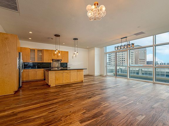 3rd image of 555 5th St #523