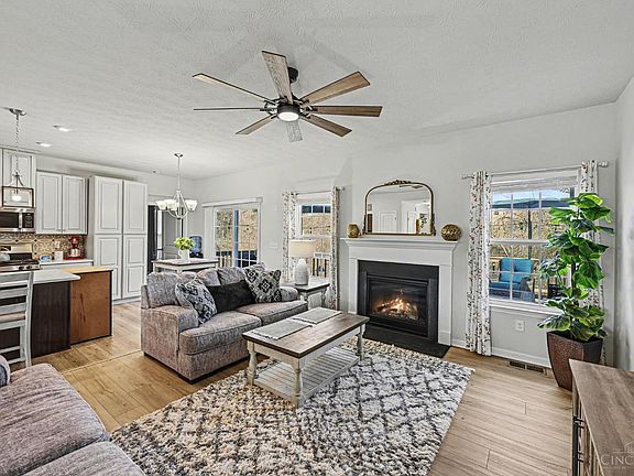 4th image of 454 Pleasant Ridge Dr